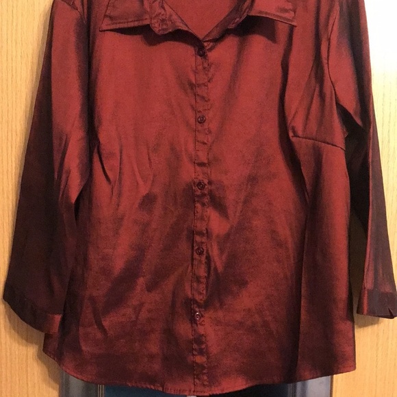 NWB Casuals XL red shimmery blouse - Picture 3 of 8